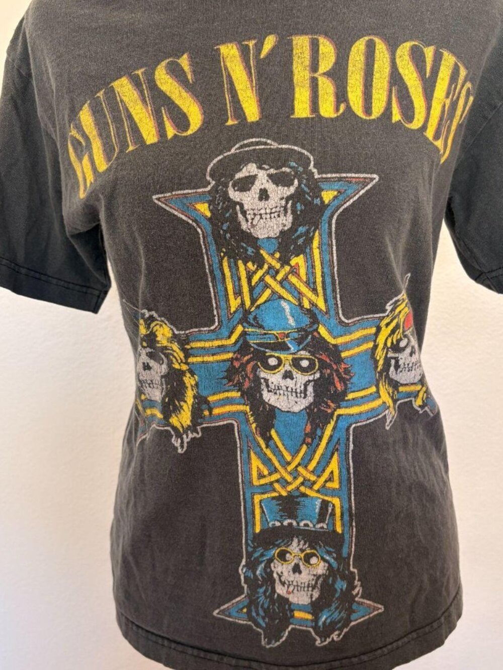 Vintage-inspired, soft dark grey T-shirt with Guns N’ Roses graphic Size XS